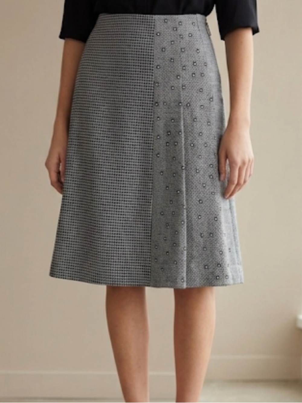 STRENESSE Grey Patterned A-Line Skirt Embroidered Accent ⭐️